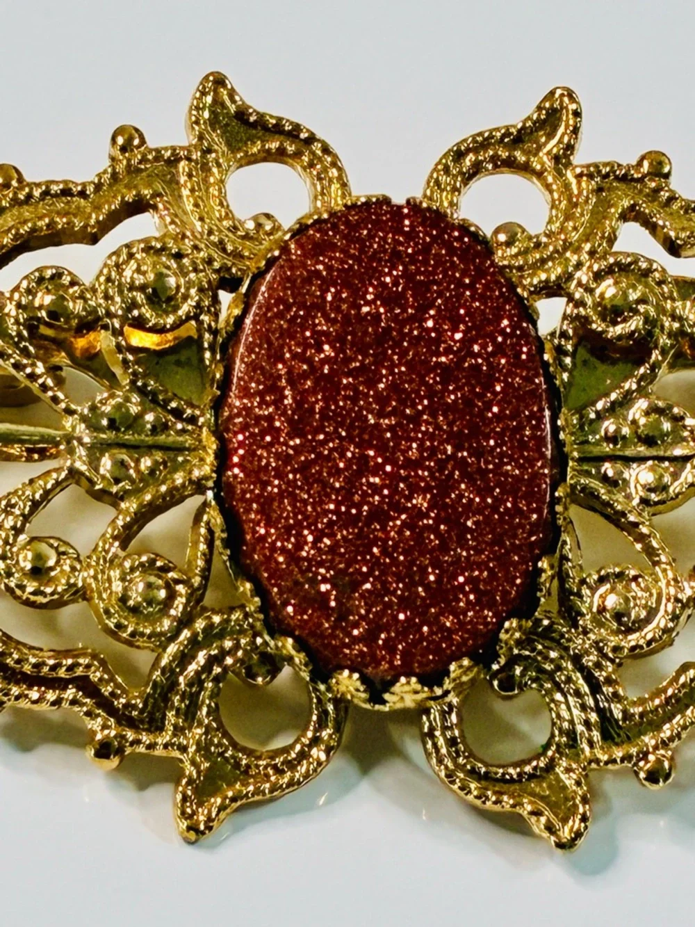 VTG Gold Stone Butterfly Filigree Brooch Ornate Sparkling Everyday Elegant EUC